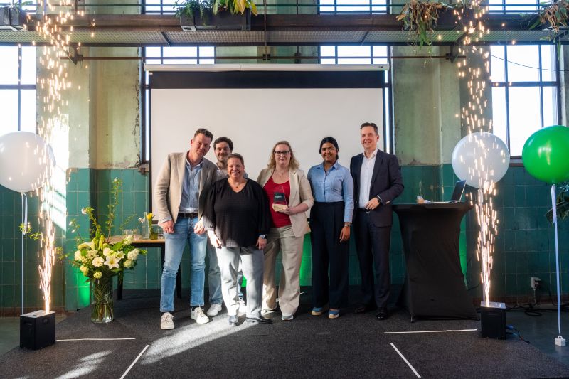 TD SYNNEX Netherlands won the Schneider Electric IT Partner Award in the category 'Project Win of the Year' (2/2).