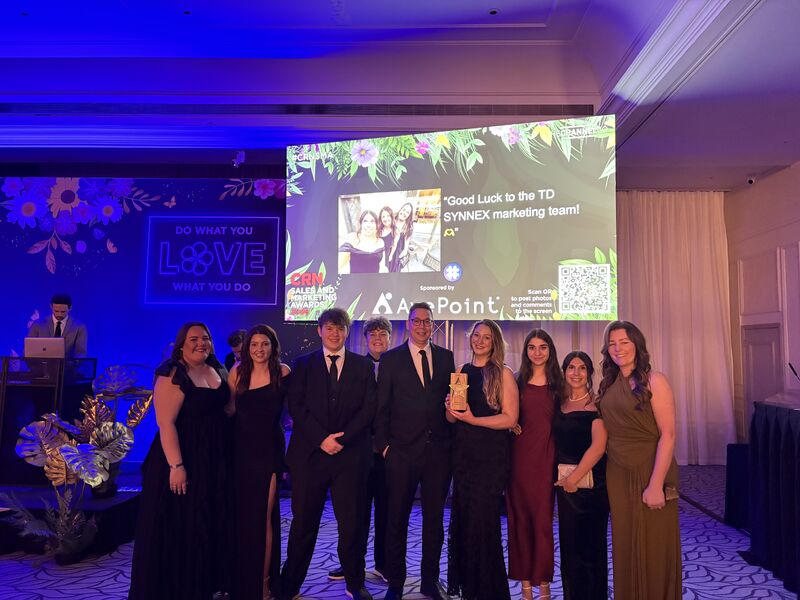 The TD SYNNEX EU team won the award for Best Marketing Team at the CRN UK Sales and Marketing Awards (1/2).