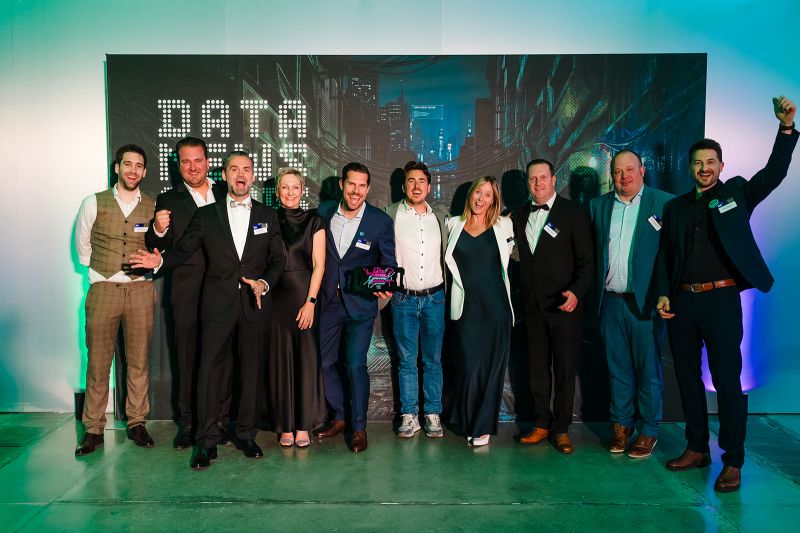 TD SYNNEX EU team receives the title of ICT Distributor of the Year at the Data News Awards (1/3).