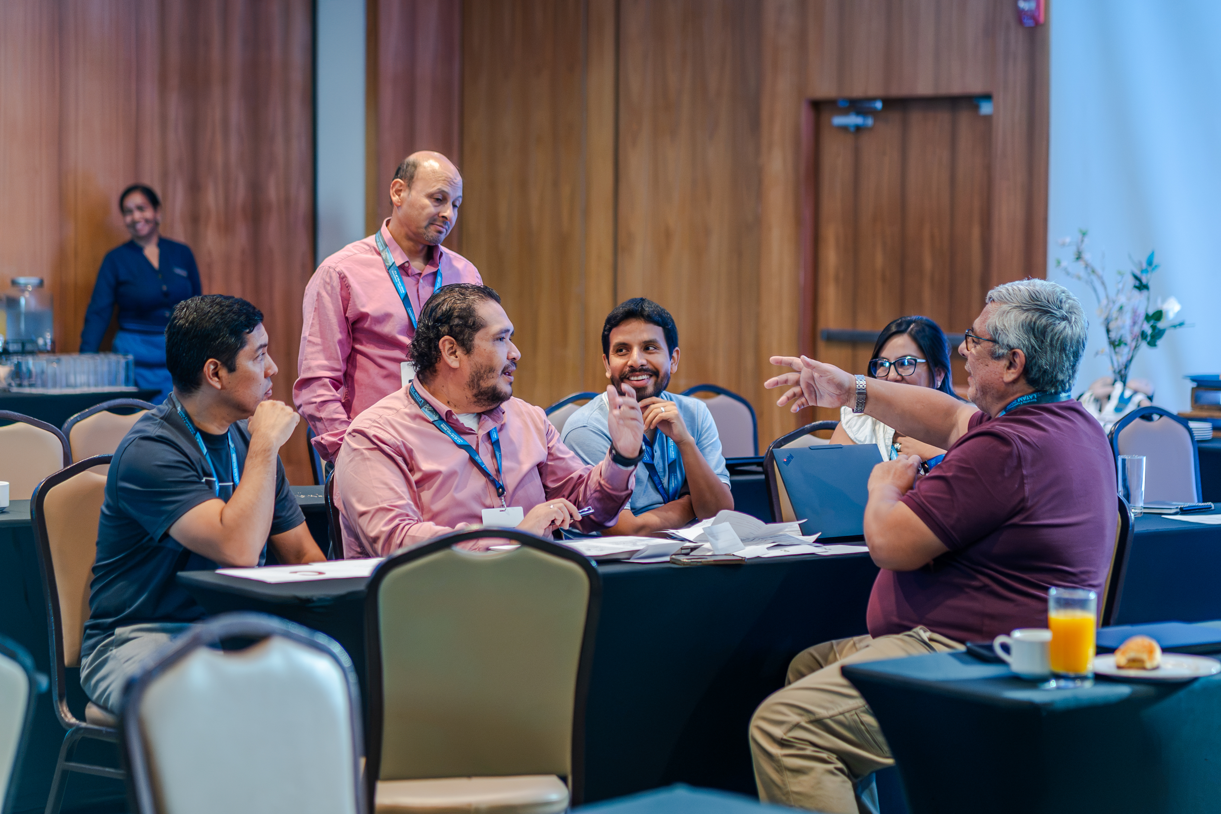 TD SYNNEX technology experts collaborate at the Security Experience LATAM event.